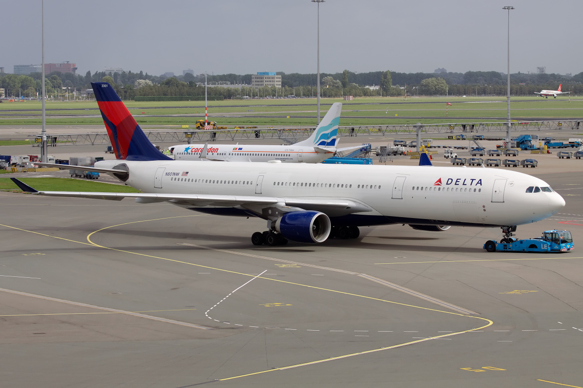 N801NW (Samoloty » Spotting na Schiphol » Airbus A330-300 » Delta Airlines)