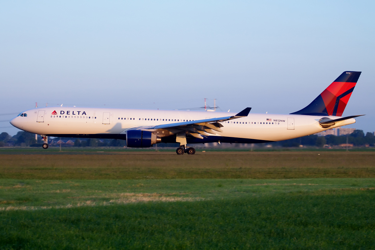 N812NW (Samoloty » Spotting na Schiphol » Airbus A330-300 » Delta Airlines)