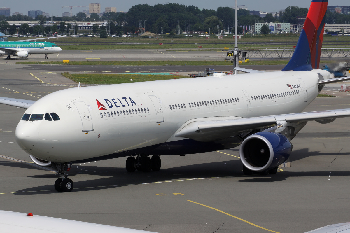 N828NW (Aircraft » Schiphol Spotting » Airbus A330-300 » Delta Airlines)