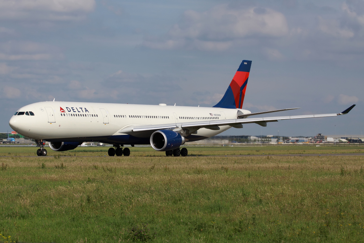 N830NW (Samoloty » Spotting na Schiphol » Airbus A330-300 » Delta Airlines)