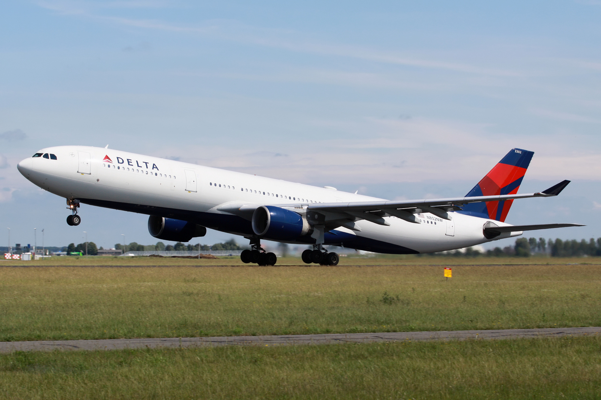 N802NW (Aircraft » Schiphol Spotting » Airbus A330-300 » Delta Airlines)