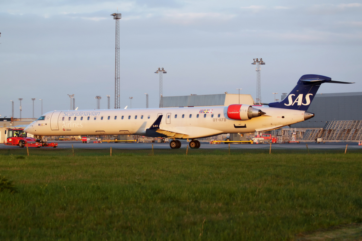 OY-KFB, SAS Scandinavian Airlines (Samoloty » Spotting w Kopenhadze Kastrup » Bombardier CL-600 CRJ-900 Regional Jet)