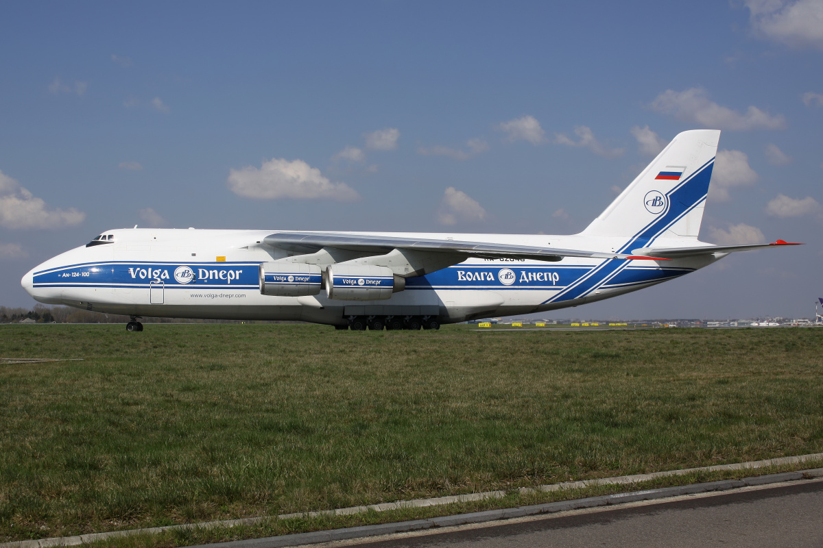 RA-82046 (Aircraft » EPWA Spotting » Antonov An-124-100 Ruslan » Volga Dnepr Airlines)