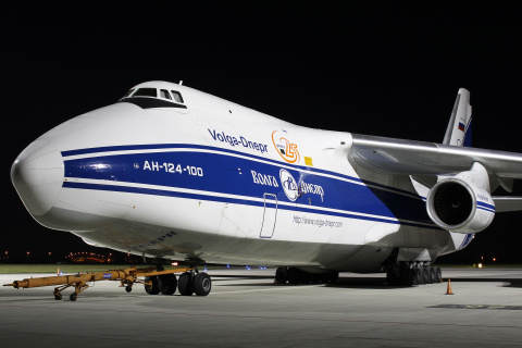 RA-82047 (naklejka "25 lat")
