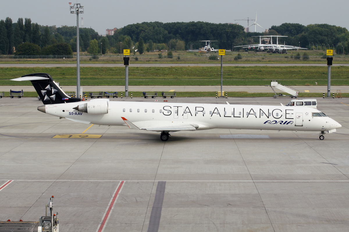 Bombardier CRJ-900 Regional Jet, S5-AAV, Adria Airways (malowanie Star Alliance)