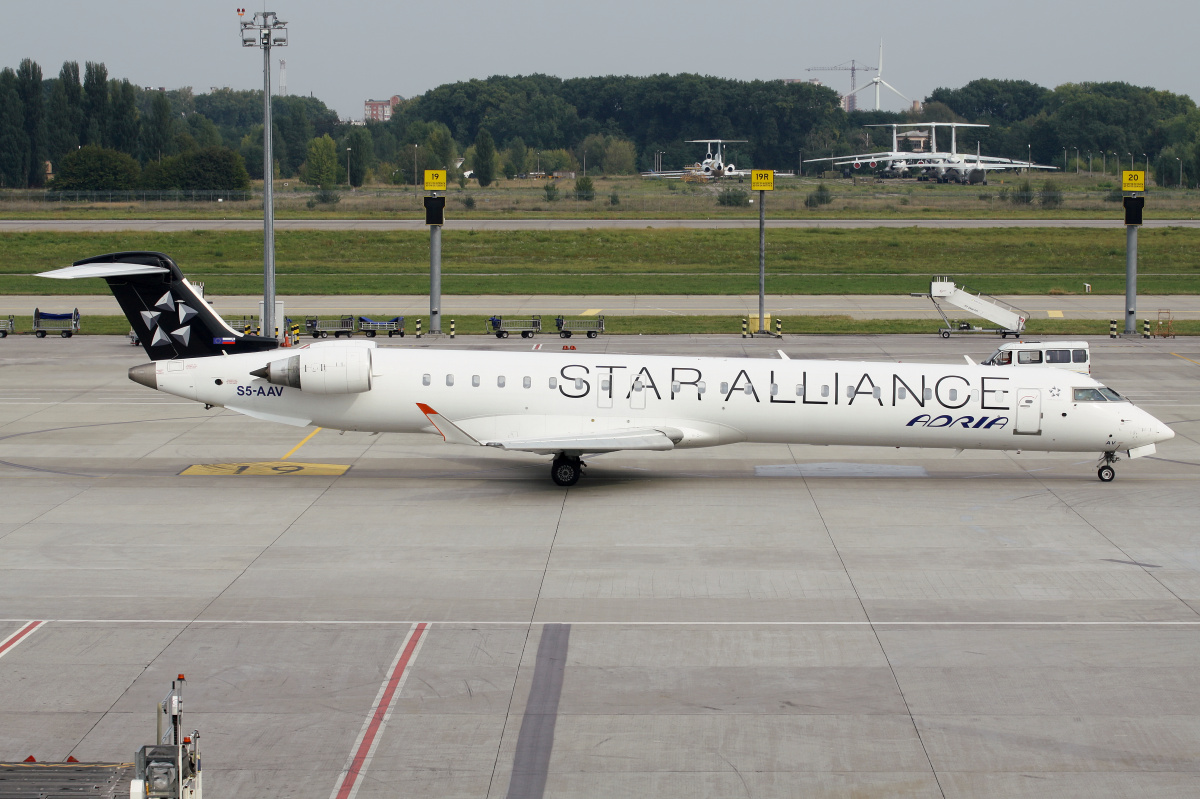 Bombardier CRJ-900 Regional Jet, S5-AAV, Adria Airways (Star Alliance livery) (Aircraft » Kyiv Borispil » various)