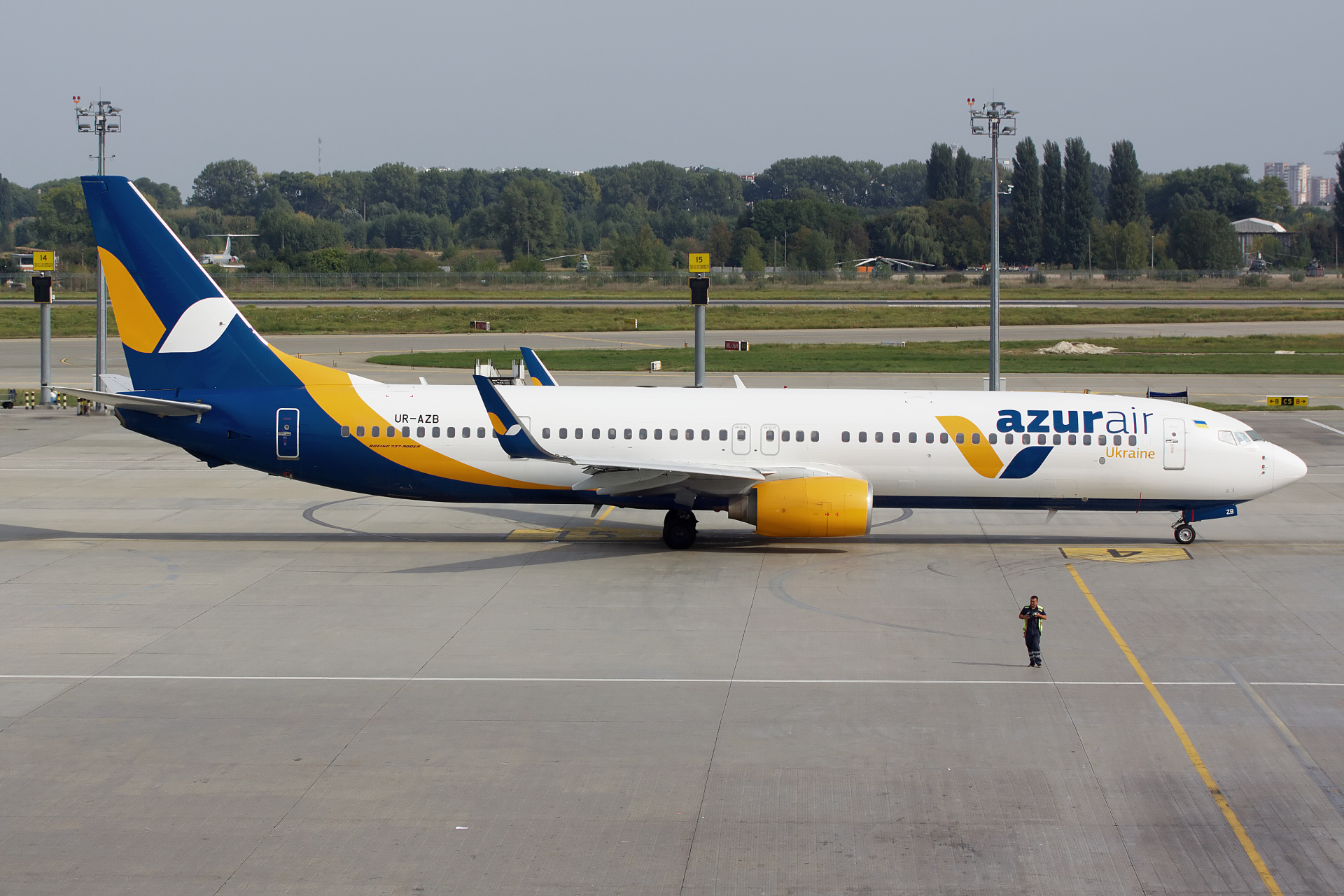 Boeing 737-900ER, UR-AZB, Azur Air Ukraine (Samoloty » Kijów Boryspol » różne)