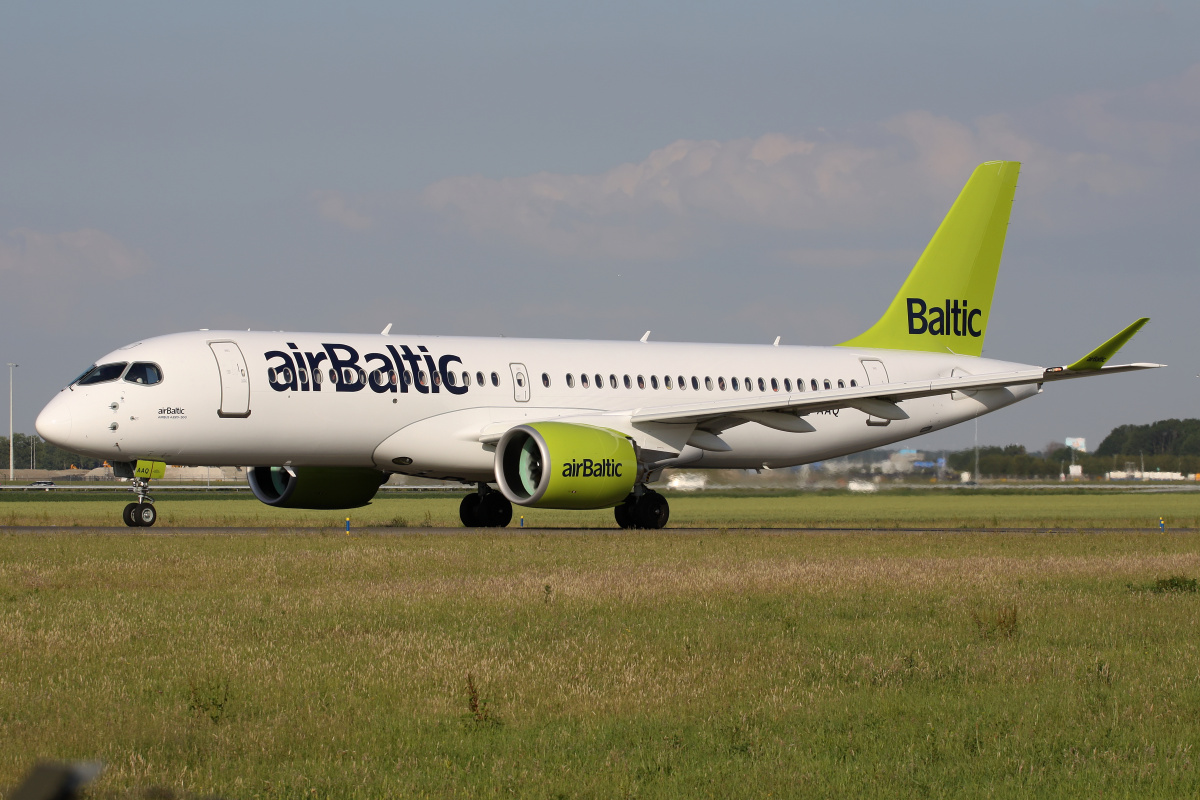 YL-AAQ, airBaltic (Aircraft » Schiphol Spotting » Airbus A220-300)