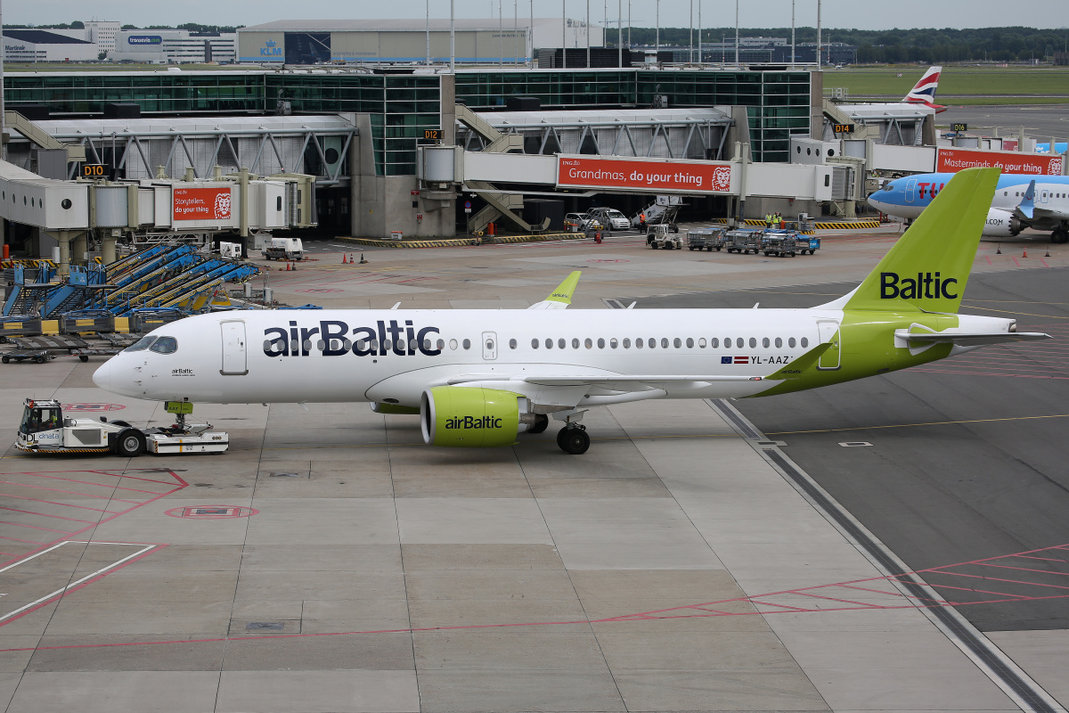 YL-AAZ, airBaltic (Aircraft » Schiphol Spotting » Airbus A220-300)