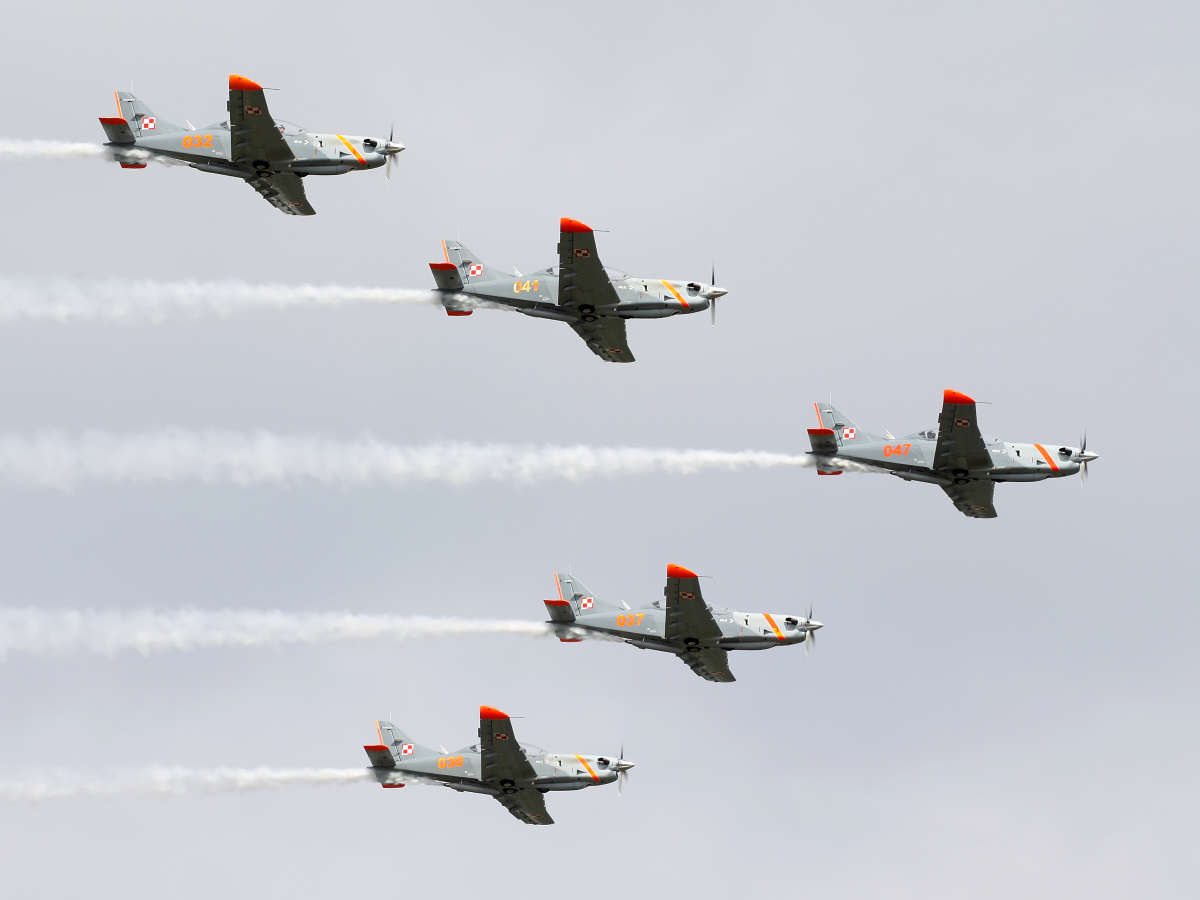 Orliki (Aircraft » Polish Army Day Parade fly-by)