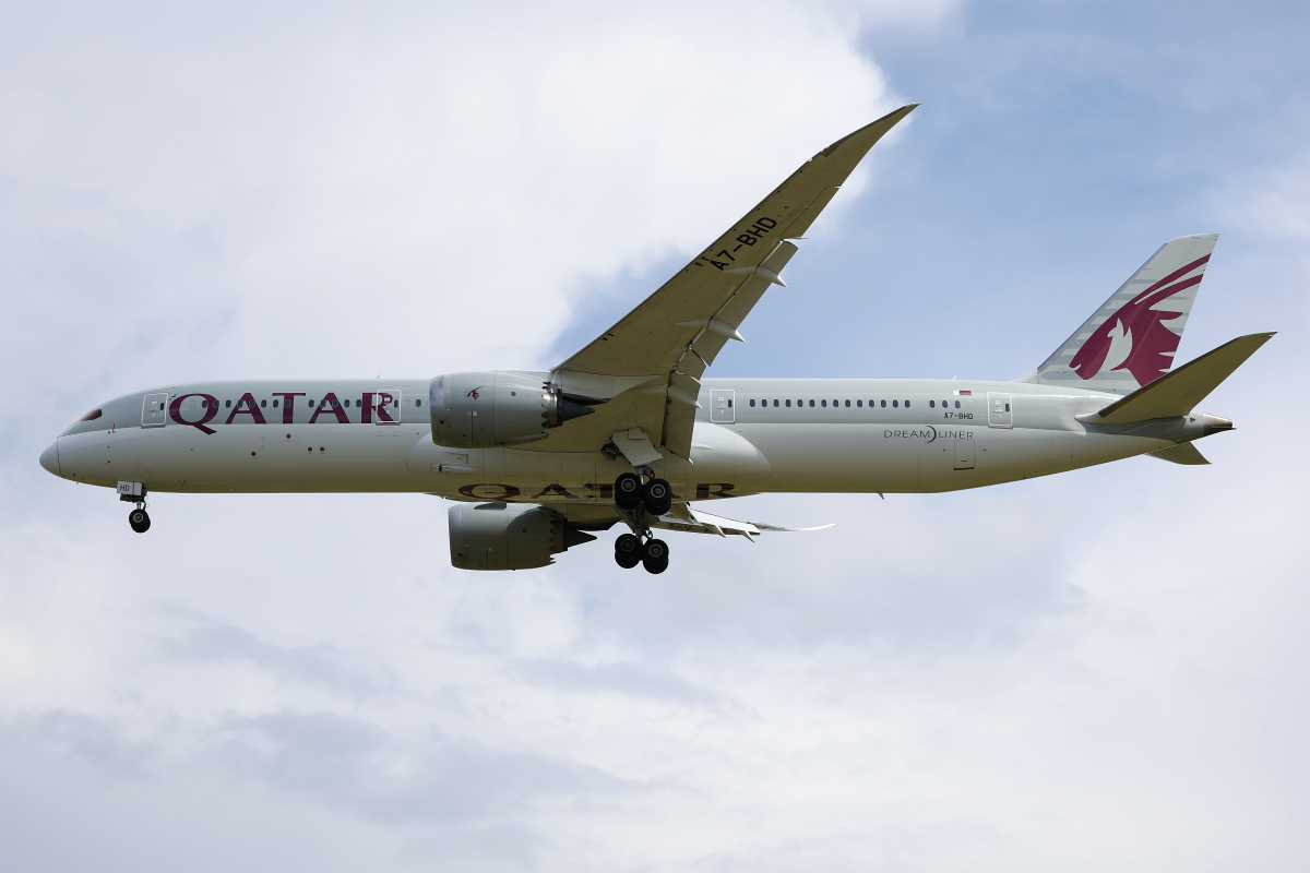 A7-BHD (Aircraft » EPWA Spotting » Boeing 787-9 Dreamliner » Qatar Airways)