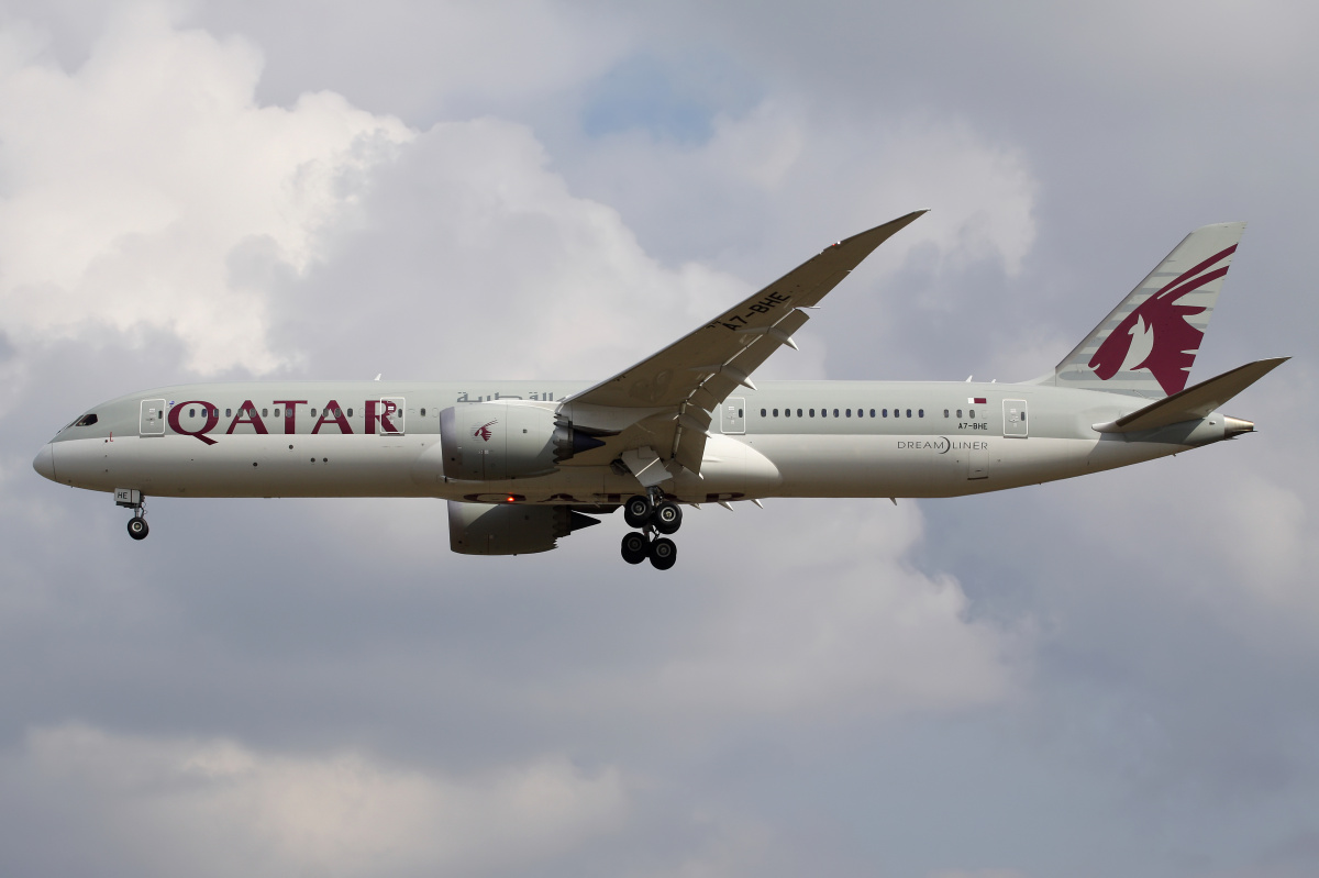 A7-BHE (Aircraft » EPWA Spotting » Boeing 787-9 Dreamliner » Qatar Airways)