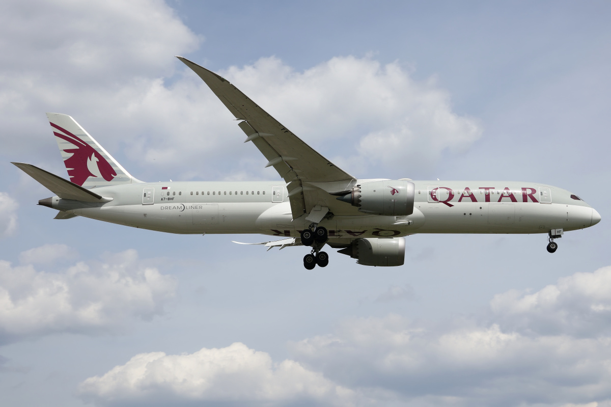 A7-BHF (Aircraft » EPWA Spotting » Boeing 787-9 Dreamliner » Qatar Airways)