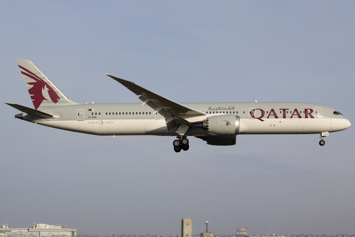 A7-BHG (Aircraft » EPWA Spotting » Boeing 787-9 Dreamliner » Qatar Airways)