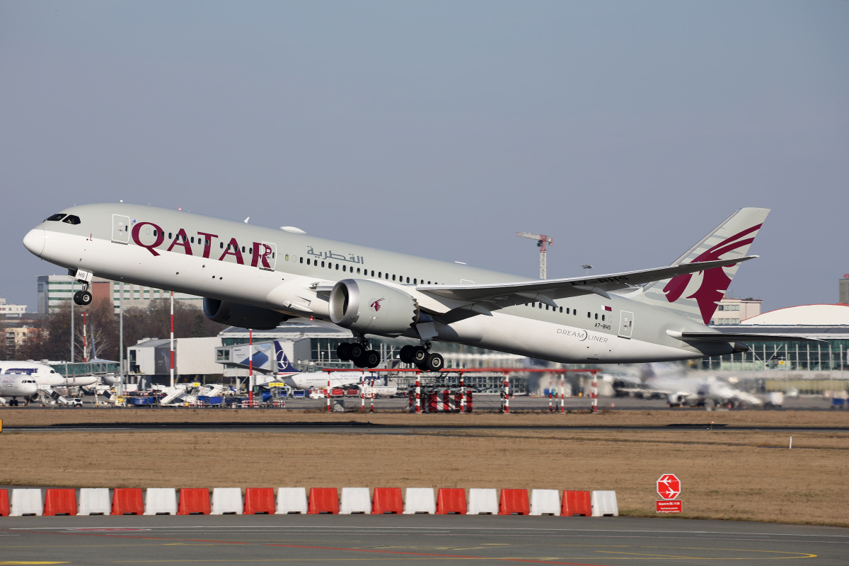 A7-BHS (Aircraft » EPWA Spotting » Boeing 787-9 Dreamliner » Qatar Airways)