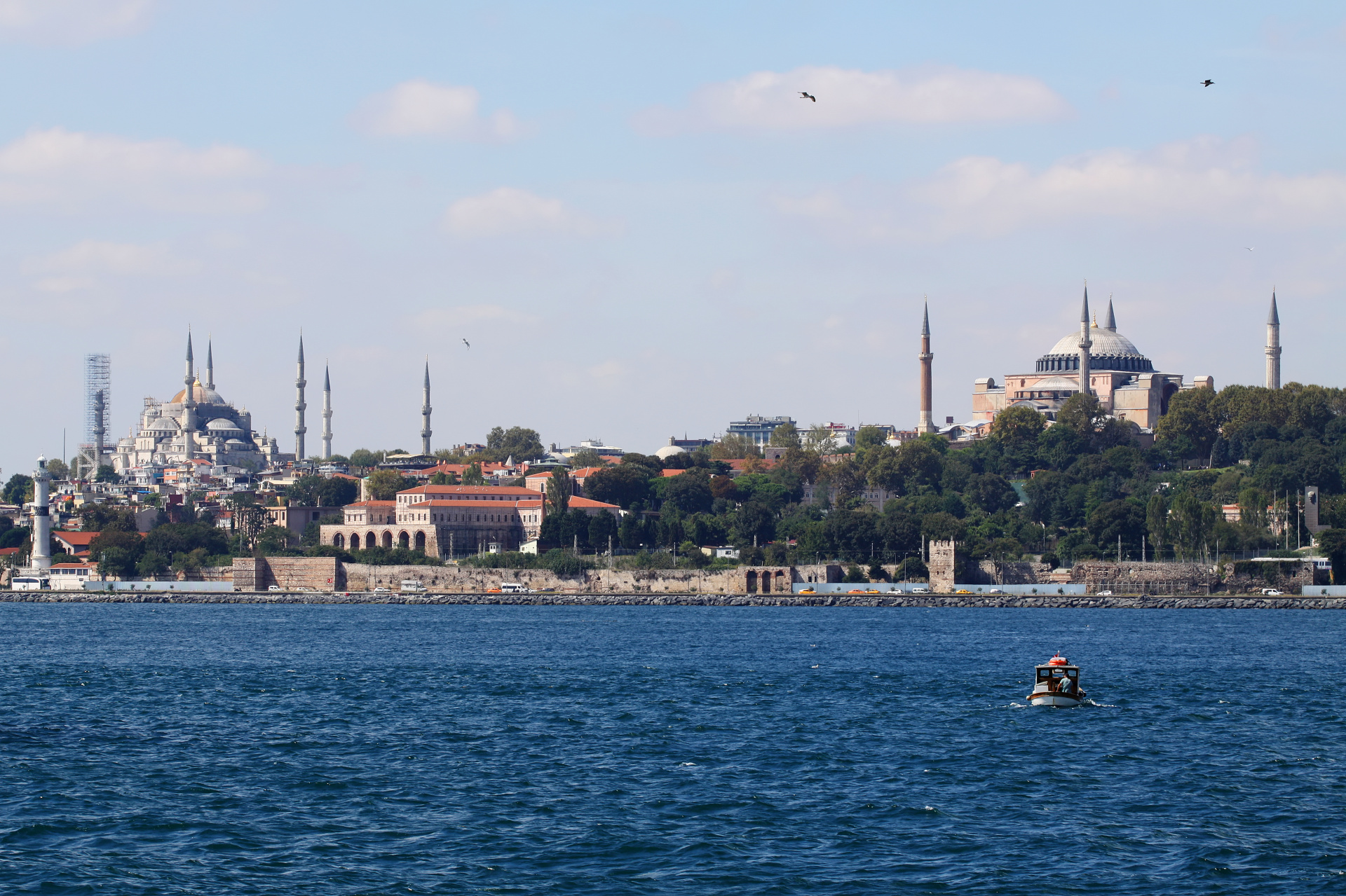 Ahirkapi Lighthouse, Blue Mosque, The Sea Walls of Constantinopole and Ayasophia (Travels » Istanbul » Bosphorus)