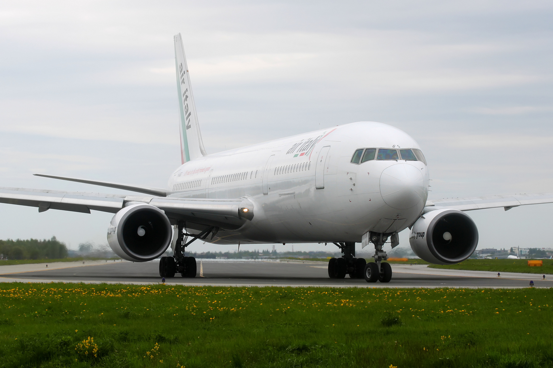 I-AIGG (Aircraft » EPWA Spotting » Boeing 767-300 » Air Italy)