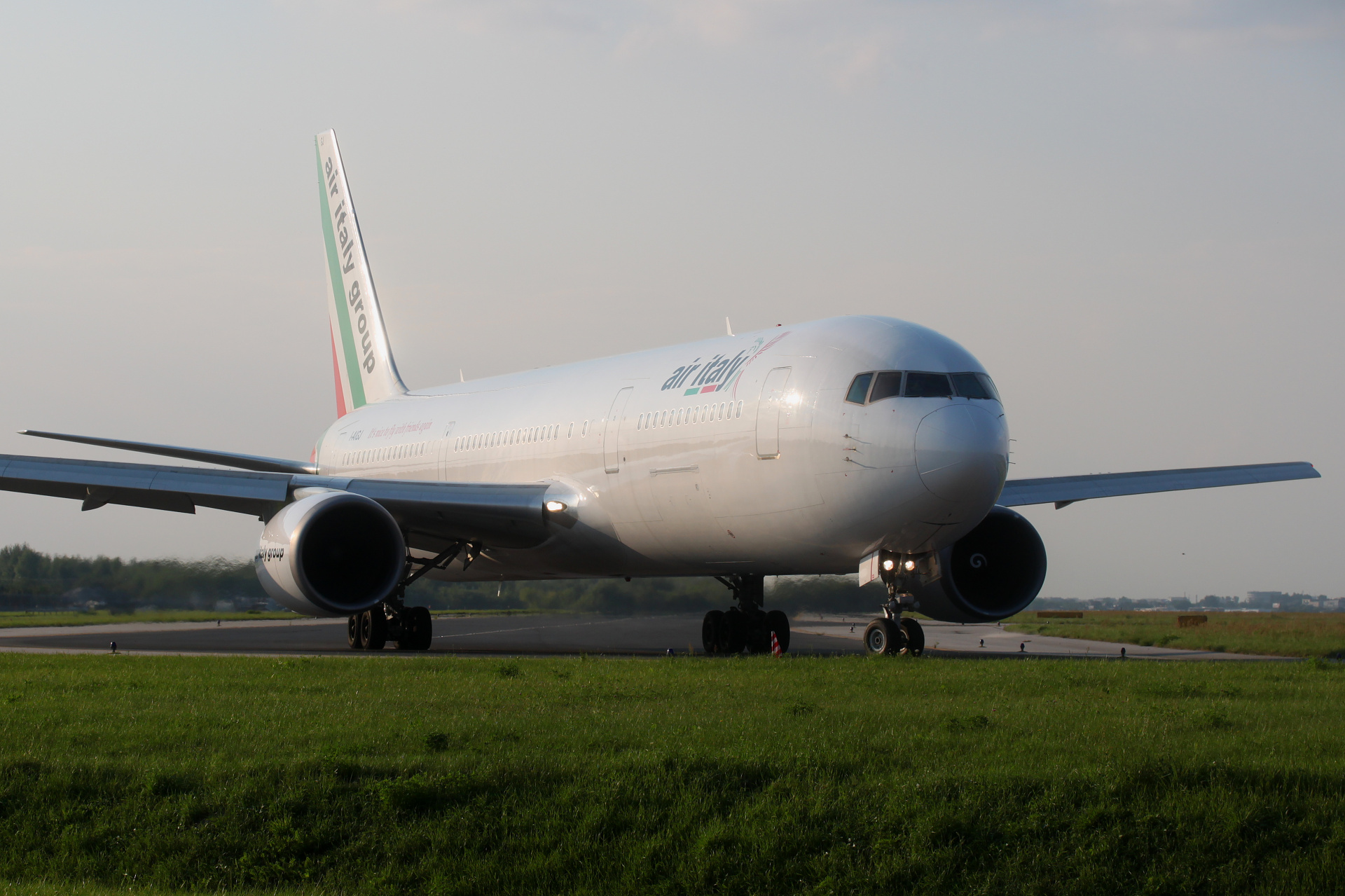 I-AIGJ (Aircraft » EPWA Spotting » Boeing 767-300 » Air Italy)