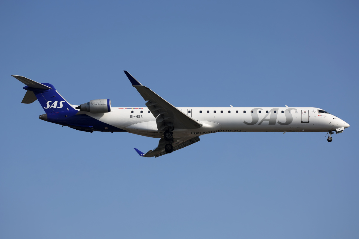 EI-HSA (Aircraft » EPWA Spotting » Mitsubishi Regional Jet » CRJ-900 » SAS Scandinavian Airlines)