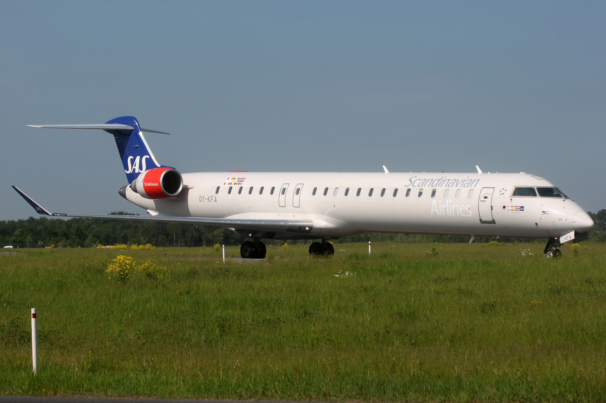 OY-KFA (Samoloty » Spotting na EPWA » Mitsubishi Regional Jet » CRJ-900 » SAS Scandinavian Airlines)