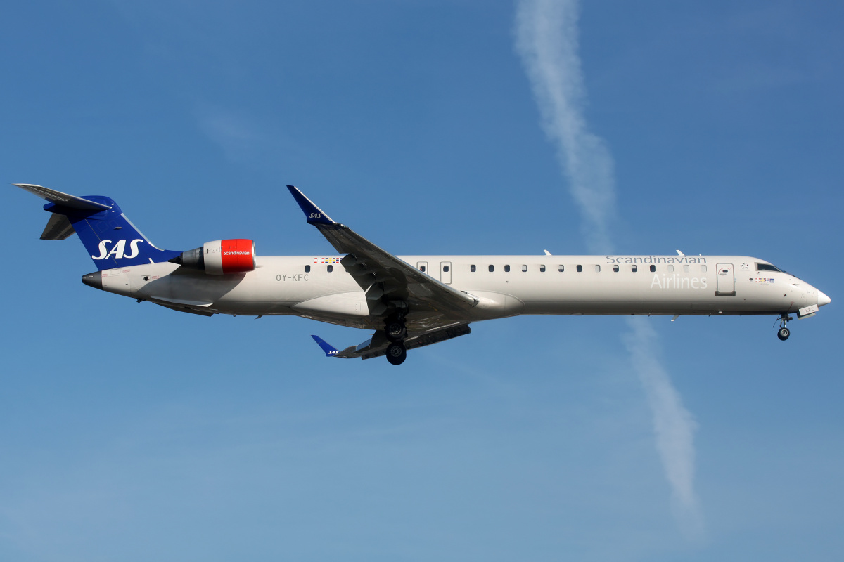 OY-KFC (Aircraft » EPWA Spotting » Mitsubishi Regional Jet » CRJ-900 » SAS Scandinavian Airlines)