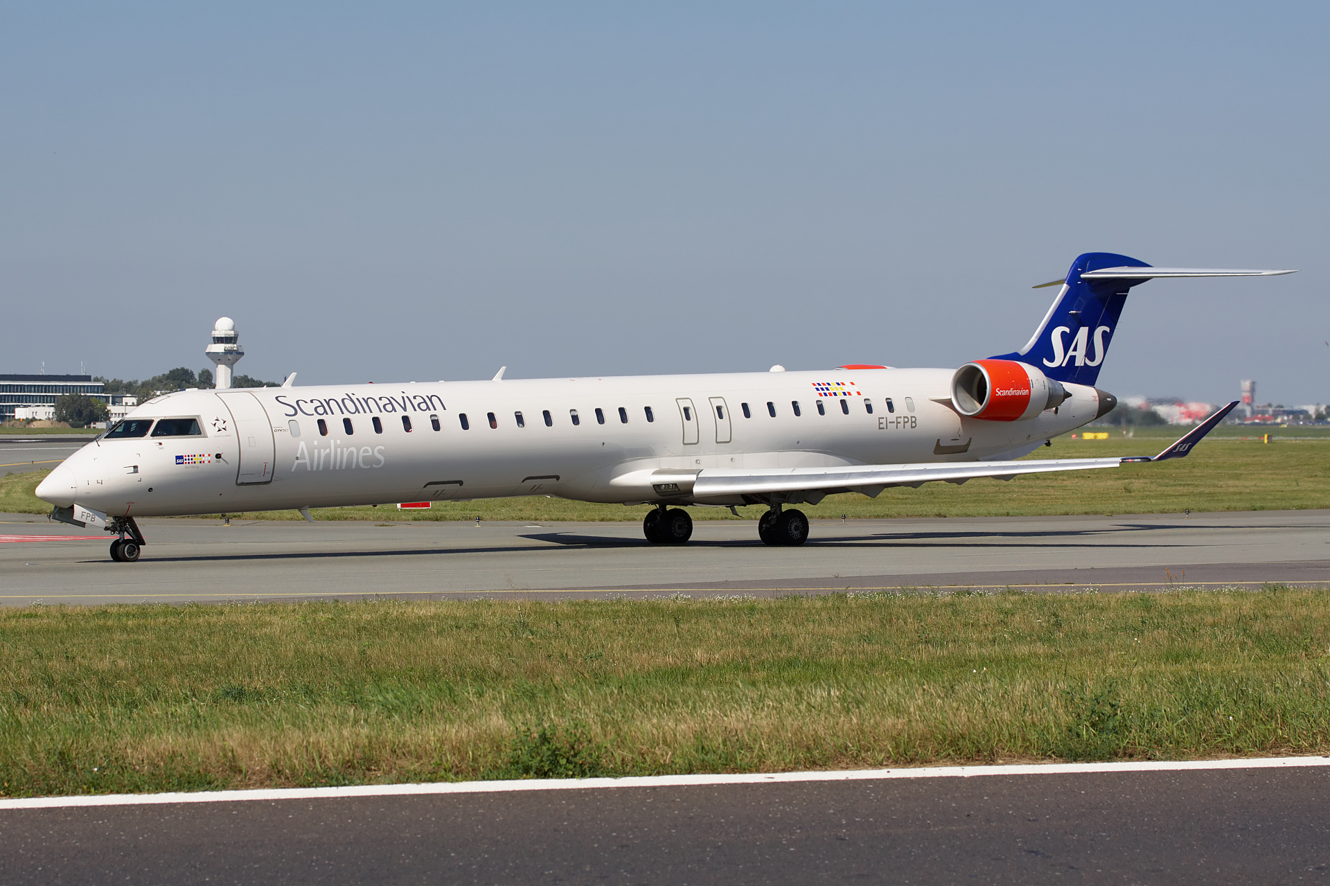 EI-FPB (CityJet) (Aircraft » EPWA Spotting » Mitsubishi Regional Jet » CRJ-900 » SAS Scandinavian Airlines)