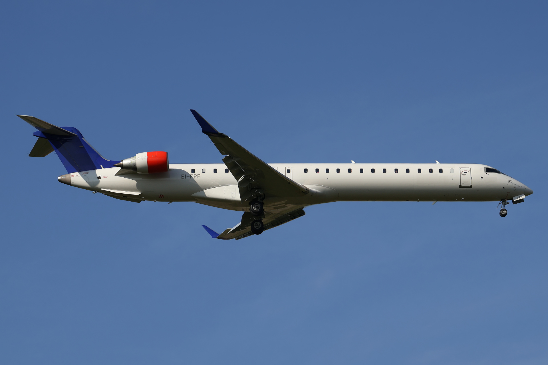 EI-FPF (partial livery, CityJet) (Aircraft » EPWA Spotting » Mitsubishi Regional Jet » CRJ-900 » SAS Scandinavian Airlines)