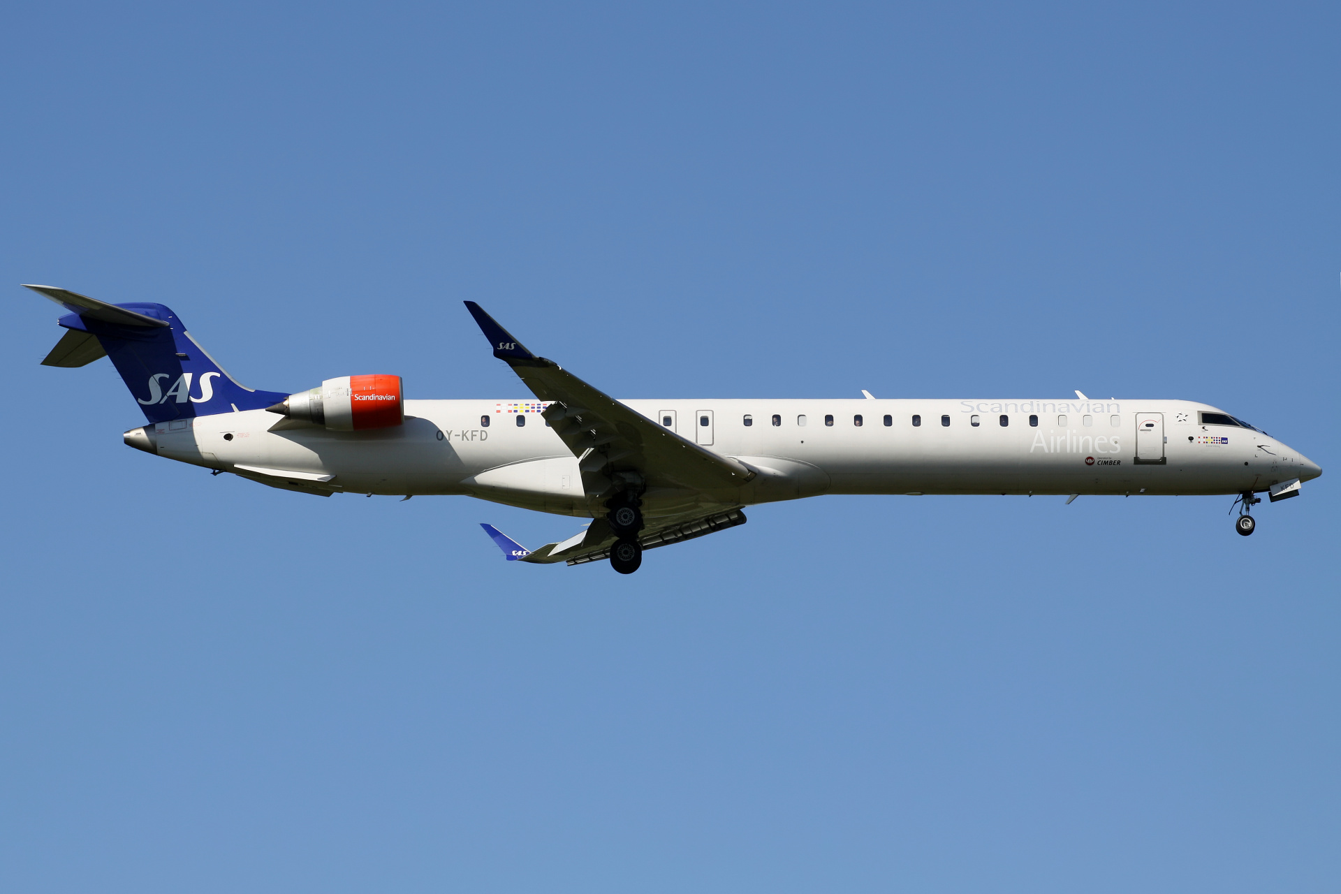 OY-KFD (Cimber Air) (Samoloty » Spotting na EPWA » Mitsubishi Regional Jet » CRJ-900 » SAS Scandinavian Airlines)