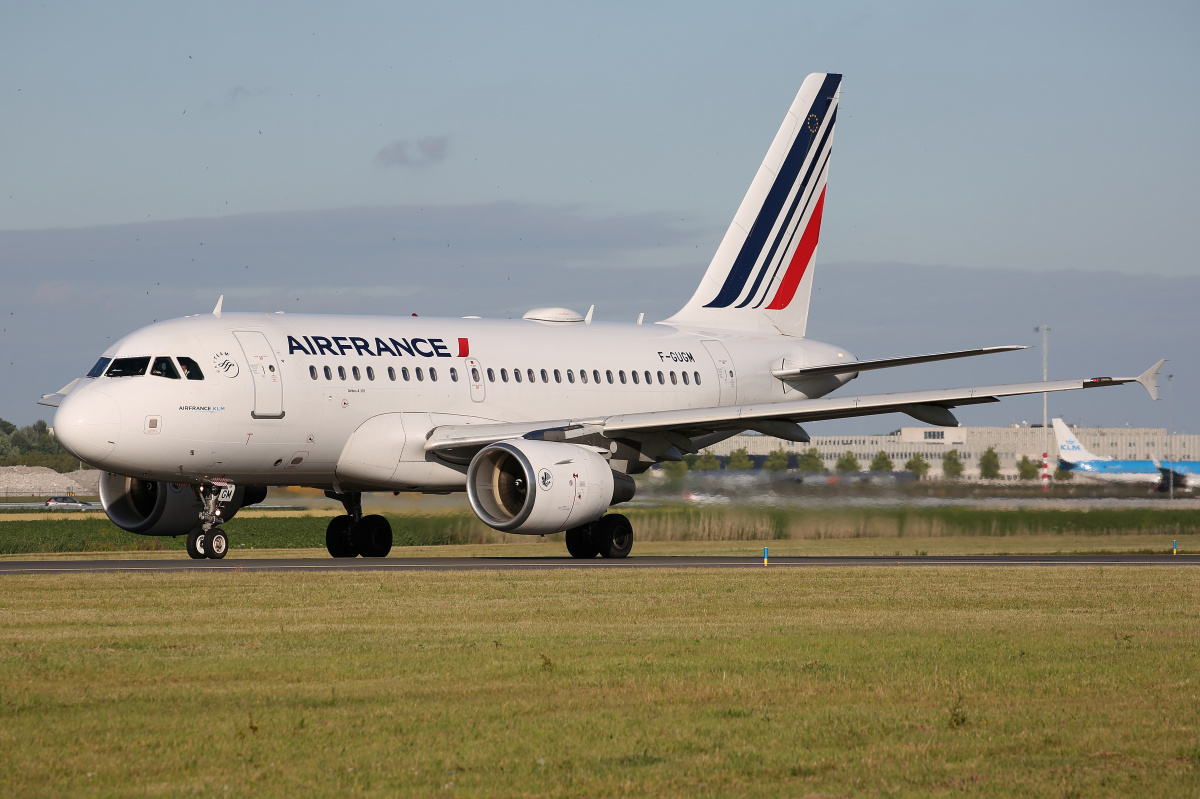 F-GUGM, Air France (Samoloty » Spotting na Schiphol » Airbus A318-100)