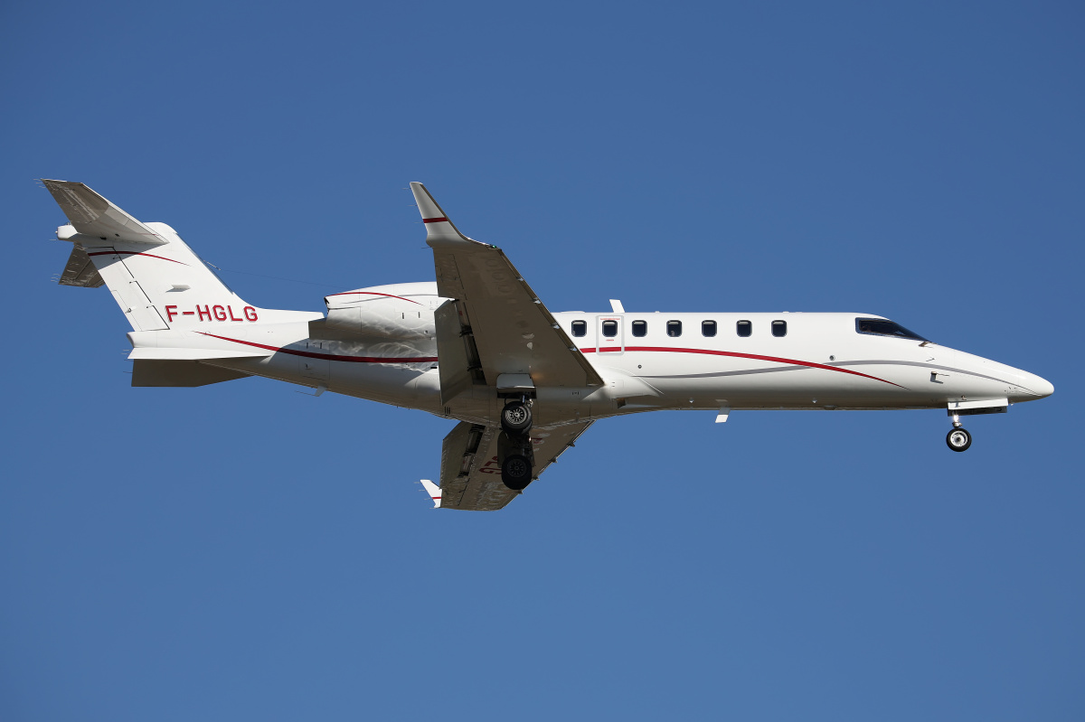 F-HGLG, private (Aircraft » EPWA Spotting » Bombardier Learjet 75 Liberty)