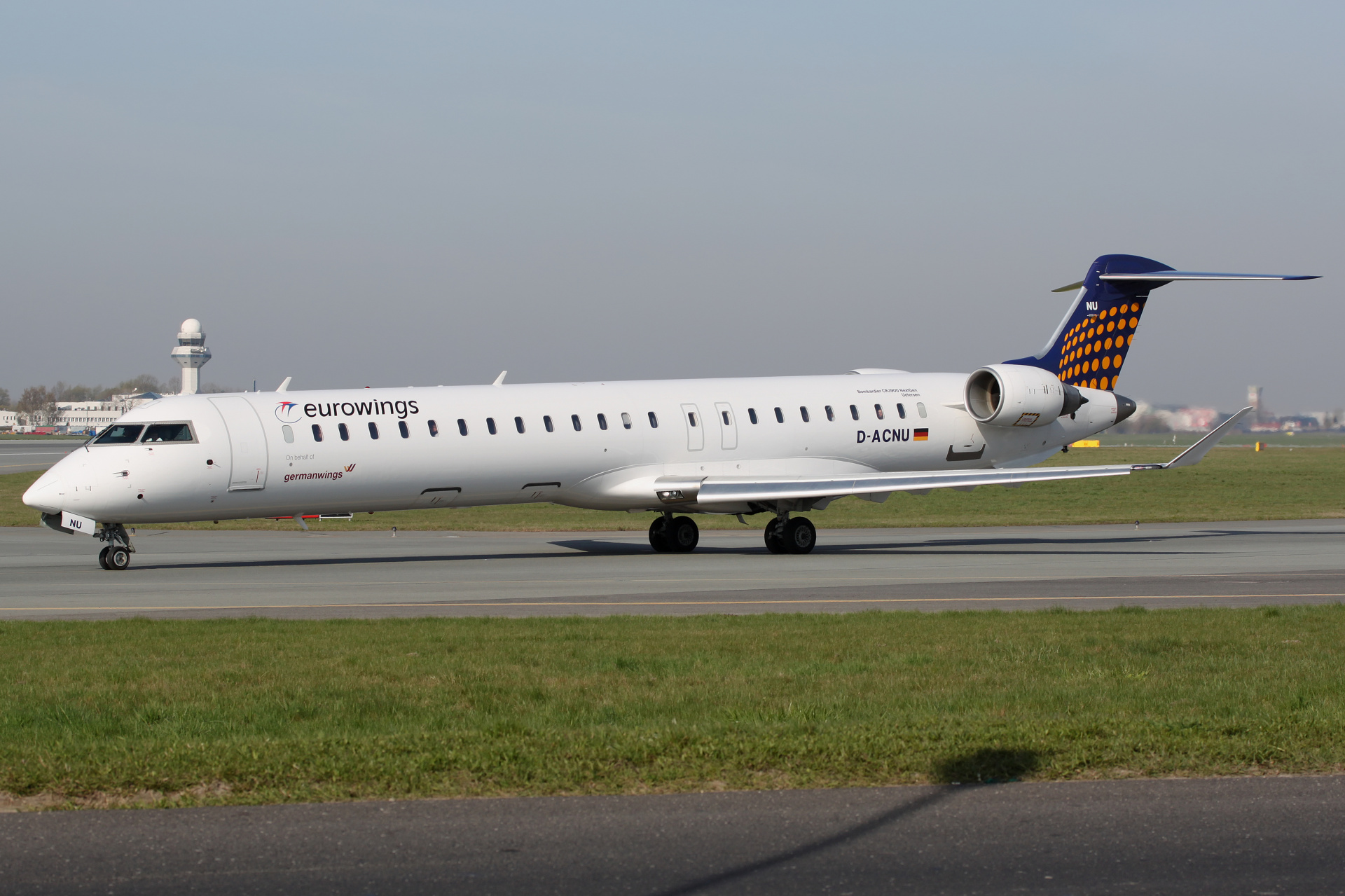 D-ACNU, Eurowings (Germanwings) (Samoloty » Spotting na EPWA » Mitsubishi Regional Jet » CRJ-900 » Eurowings)