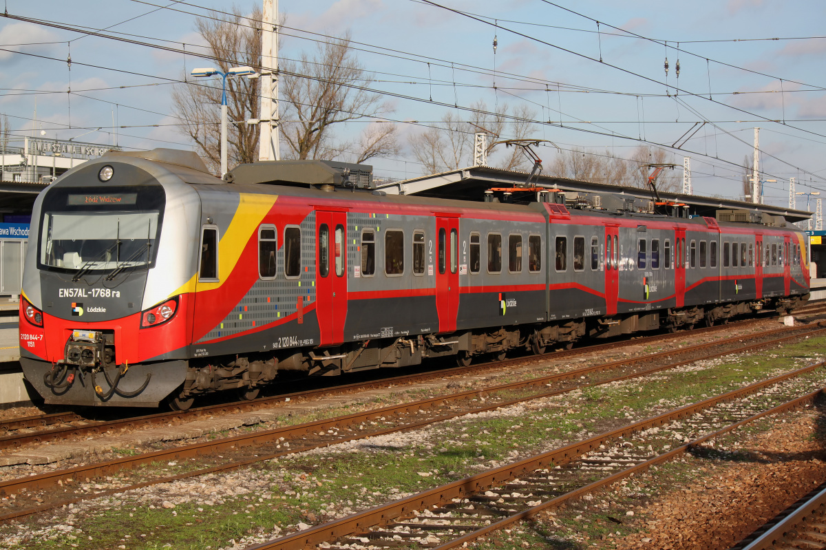 EN57AL-1768 (Vehicles » Trains and Locomotives » Pafawag 5B/6B EN57 and revisions)