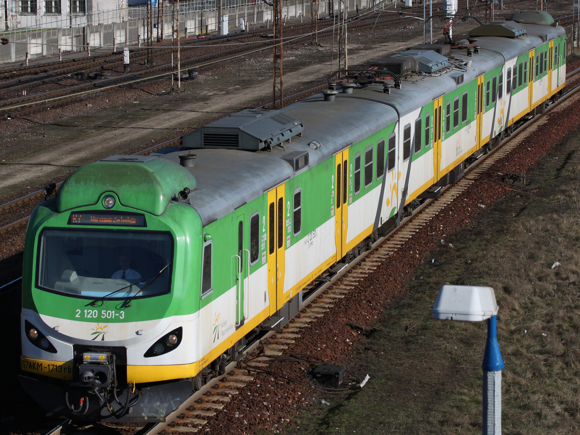 EN57AKM-1713 (Vehicles » Trains and Locomotives » Pafawag 5B/6B EN57 and revisions)