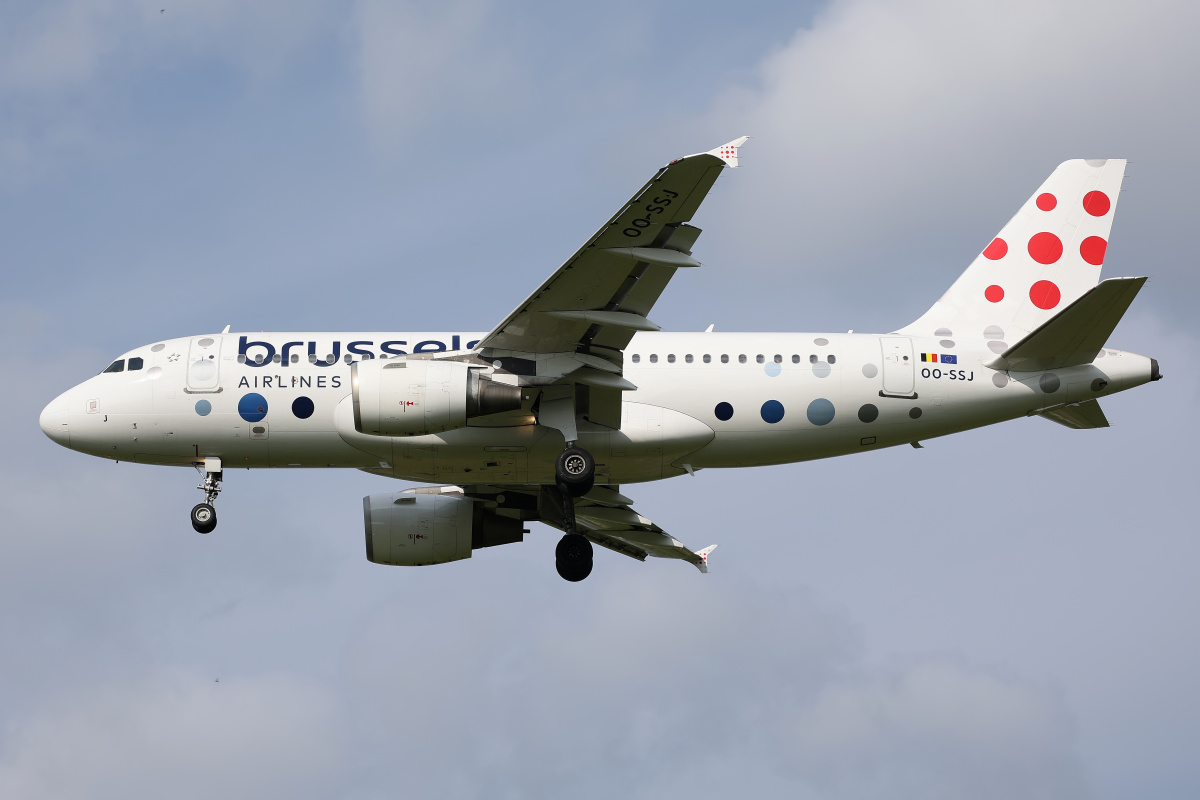 OO-SSJ (Aircraft » EPWA Spotting » Airbus A319-100 » Brussels Airlines)