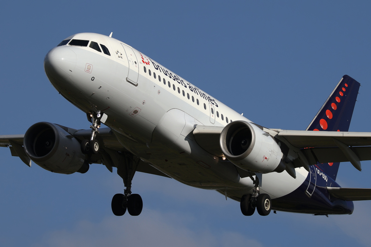 OO-SSQ (Aircraft » EPWA Spotting » Airbus A319-100 » Brussels Airlines)