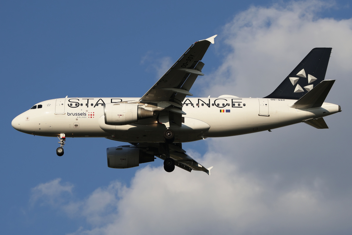 OO-SSY (malowanie Star Alliance) (Samoloty » Spotting na EPWA » Airbus A319-100 » Brussels Airlines)