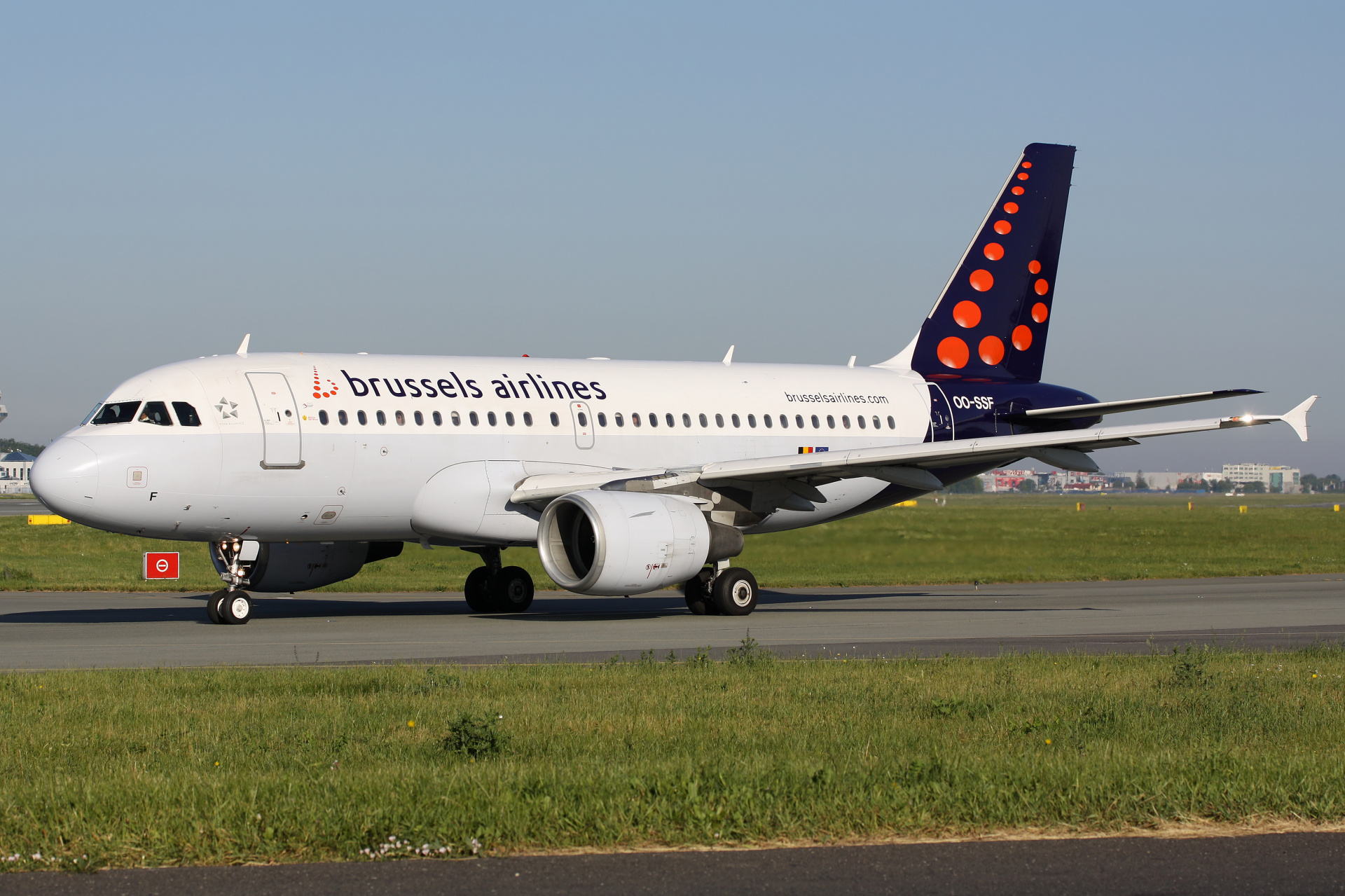 OO-SSF (Aircraft » EPWA Spotting » Airbus A319-100 » Brussels Airlines)