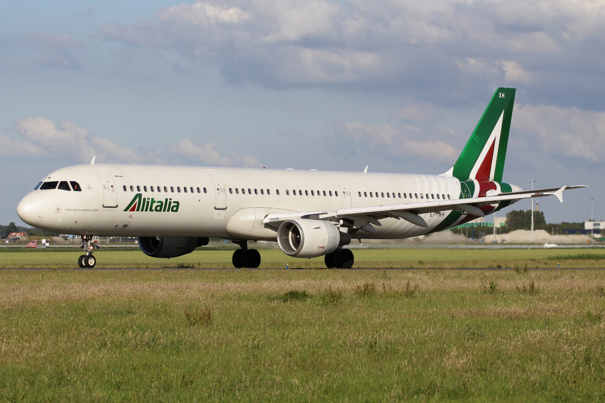 EI-IXH, Alitalia (Aircraft » Schiphol Spotting » Airbus A321-100)