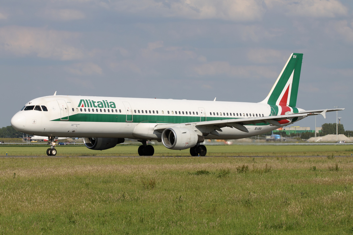 EI-IXV, Alitalia (Samoloty » Spotting na Schiphol » Airbus A321-100)