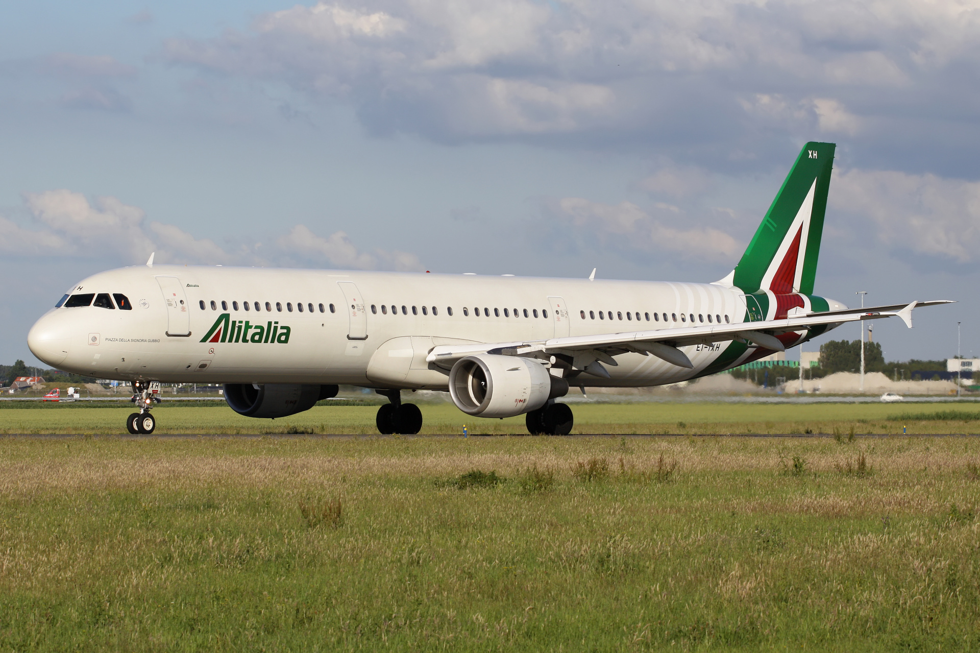 EI-IXH, Alitalia (Samoloty » Spotting na Schiphol » Airbus A321-100)