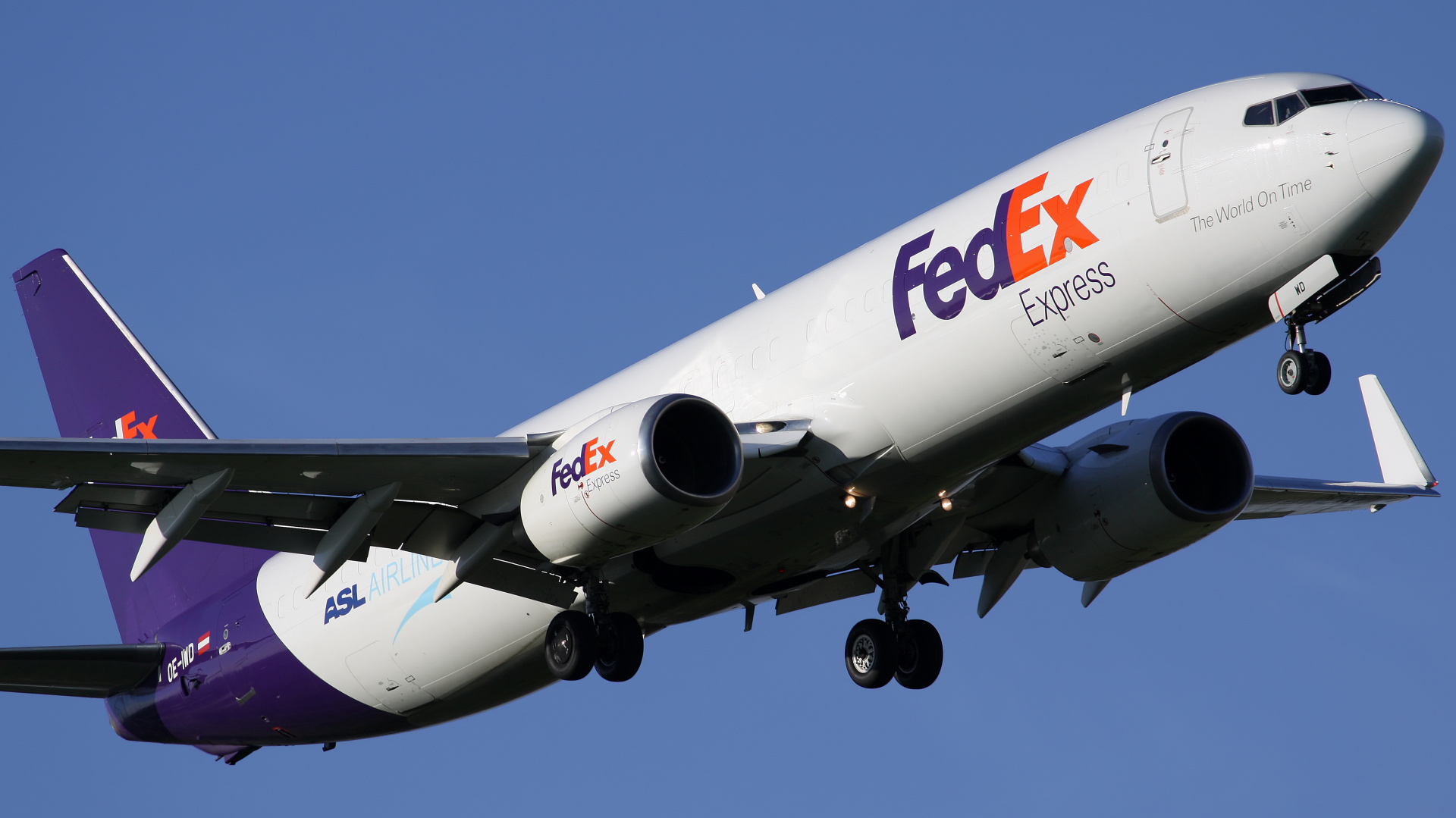 OE-IWD, FedEx (ASL Airlines) (Aircraft » EPWA Spotting » Boeing 737-800SF)