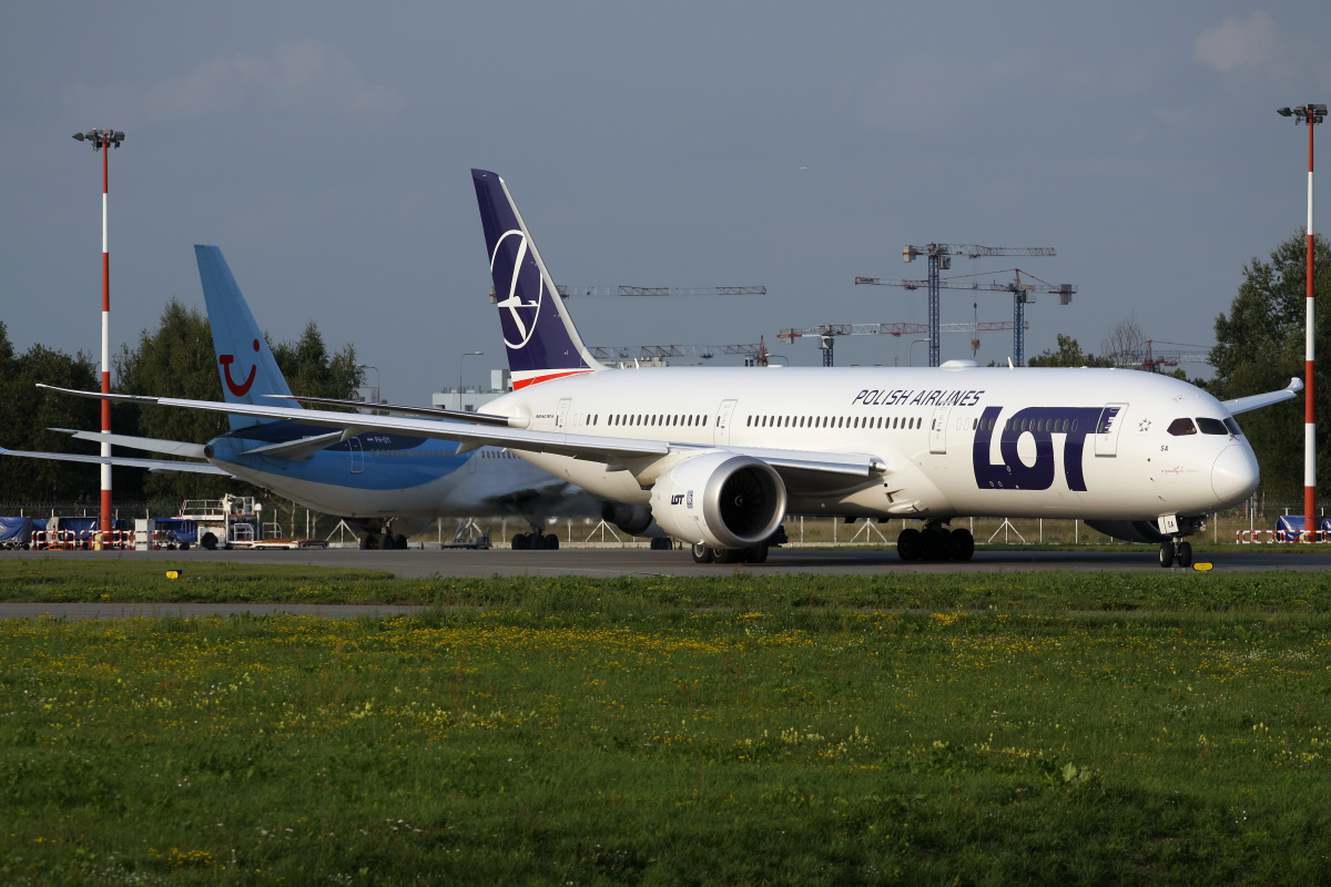 SP-LSA ("Niepodległa" sticker) (Aircraft » EPWA Spotting » Boeing 787-9 Dreamliner » LOT Polish Airlines)