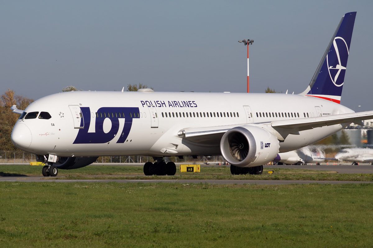 SP-LSA ("Niepodległa" sticker) (Aircraft » EPWA Spotting » Boeing 787-9 Dreamliner » LOT Polish Airlines)