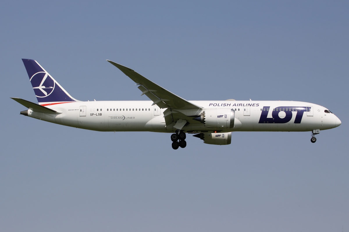 SP-LSB (Samoloty » Spotting na EPWA » Boeing 787-9 Dreamliner » Polskie Linie Lotnicze LOT)