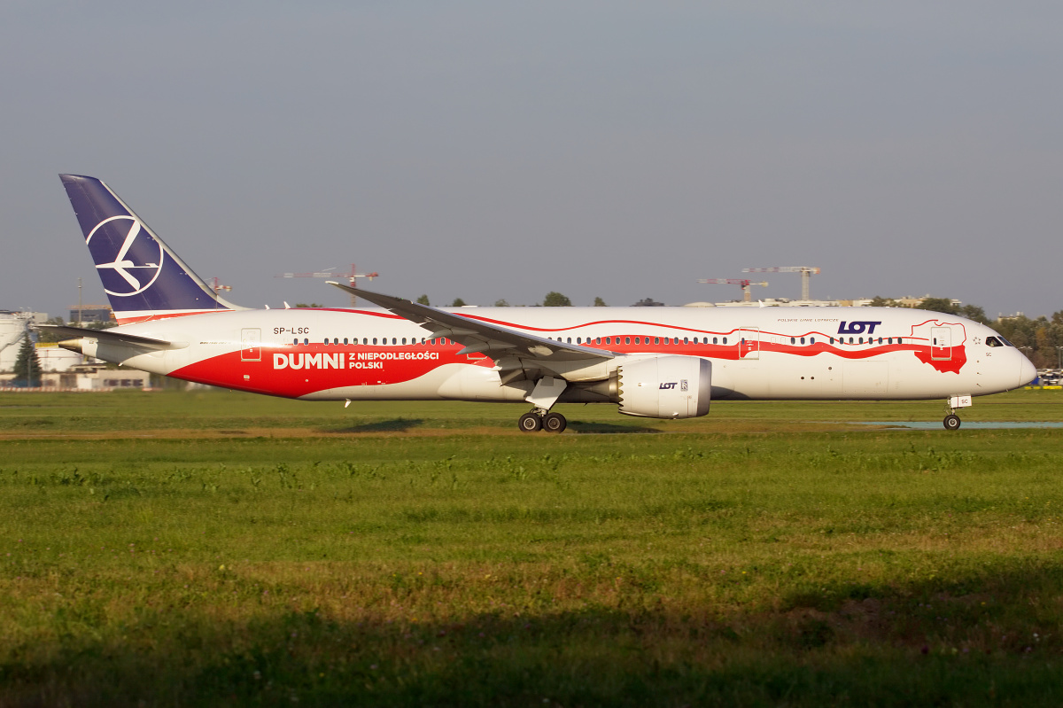 SP-LSC (Proud of Poland's Independence livery) (Aircraft » EPWA Spotting » Boeing 787-9 Dreamliner » LOT Polish Airlines)