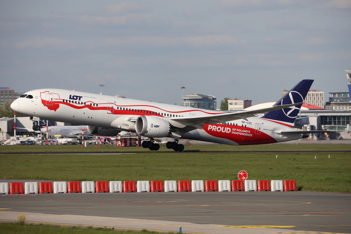 SP-LSC ("Proud of Poland's Independence" livery) (Aircraft » EPWA Spotting » Boeing 787-9 Dreamliner » LOT Polish Airlines)