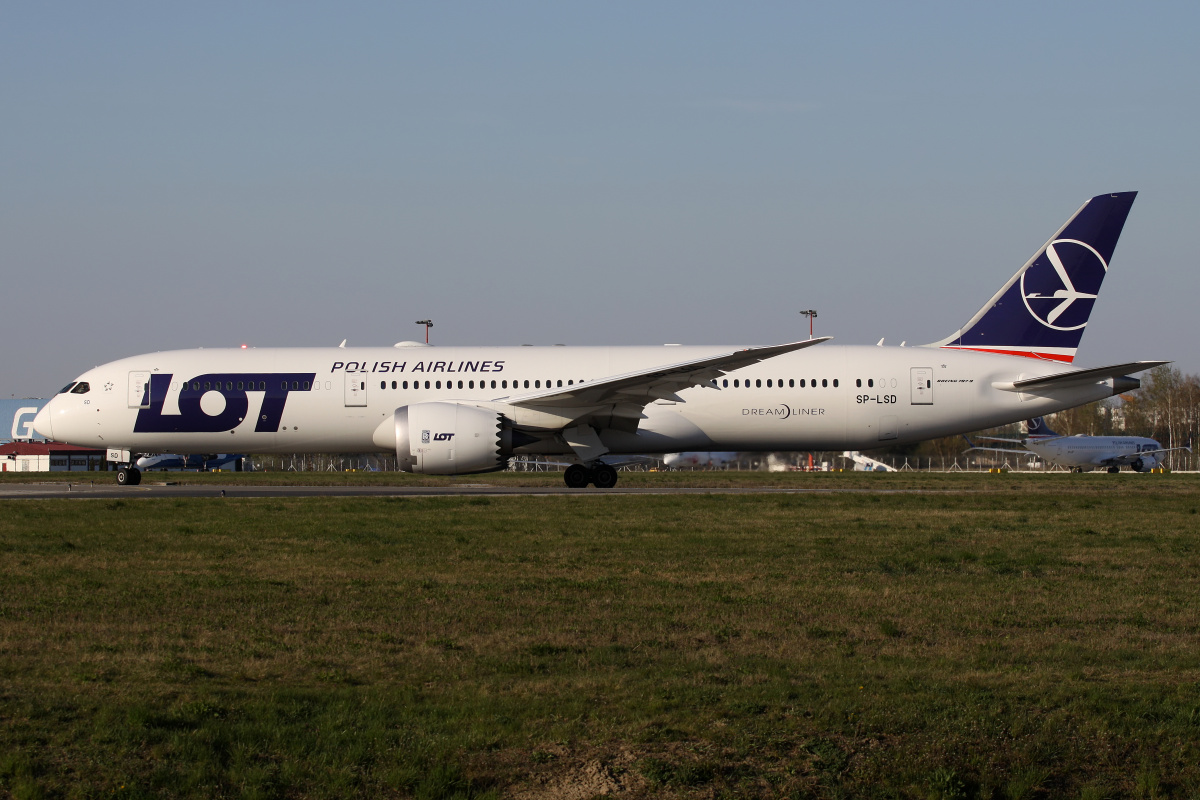 SP-LSD (Samoloty » Spotting na EPWA » Boeing 787-9 Dreamliner » Polskie Linie Lotnicze LOT)