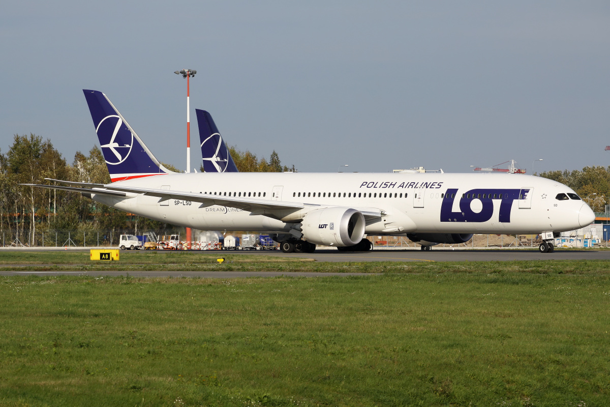 SP-LSD (Samoloty » Spotting na EPWA » Boeing 787-9 Dreamliner » Polskie Linie Lotnicze LOT)
