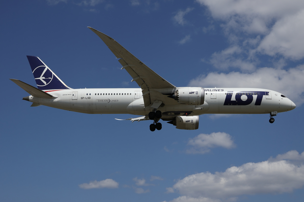 SP-LSD (Samoloty » Spotting na EPWA » Boeing 787-9 Dreamliner » Polskie Linie Lotnicze LOT)