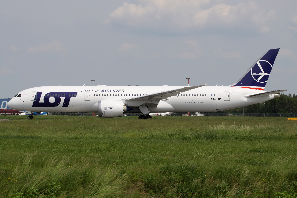 SP-LSE (Samoloty » Spotting na EPWA » Boeing 787-9 Dreamliner » Polskie Linie Lotnicze LOT)